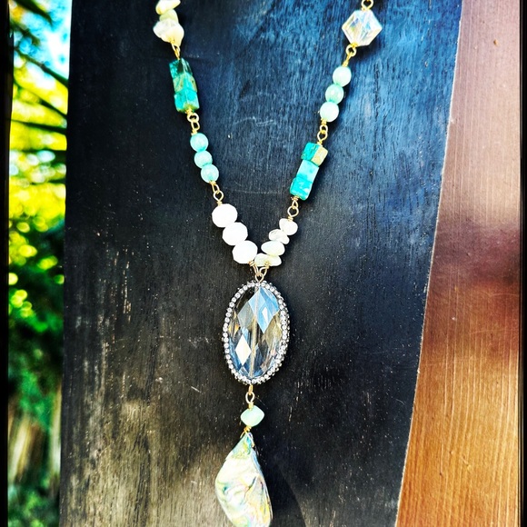 2023 SALE Stone, shell & glass crystal pendant - Picture 3 of 4